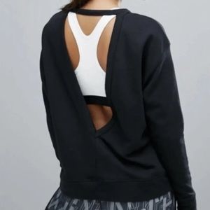 Nike L/S Versa Open Back Crewneck Sweatshirt in Black